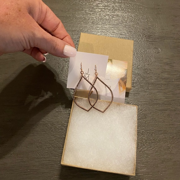 Jillian Michael Midnight drop hoop - Picture 3 of 7